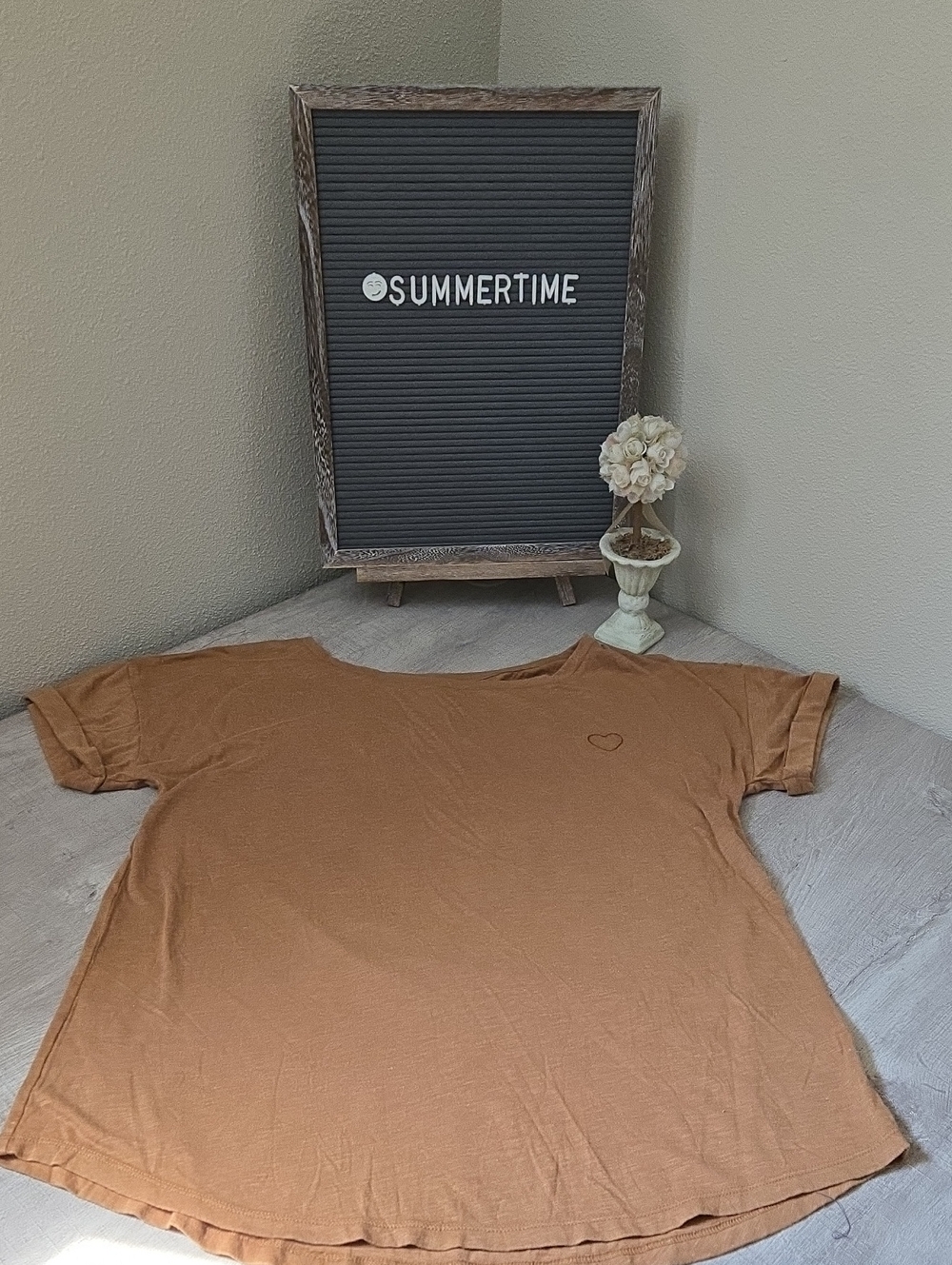 Maurices Women's Short Sleeve Tee in Rust Brown with Heart Detail